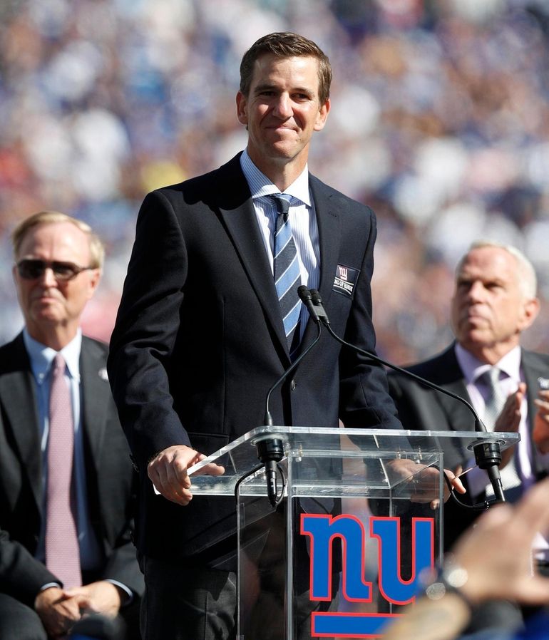 Giants retire Eli Manning's No. 10 jersey during halftime Ring of Honor  ceremony - Newsday