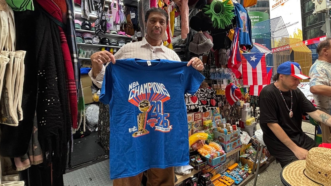 'Very hard' to find Knicks jerseys near Times Square