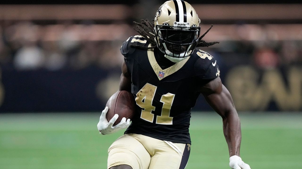 Saints' Alvin Kamara 'explosive' in return to practice. Derek Carr's status  uncertain - Newsday