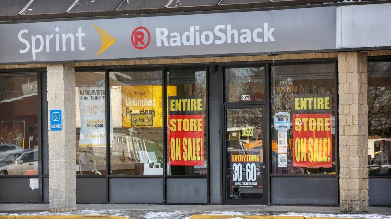 RadioShack plans to close 14 Long Island stores in latest bankruptcy