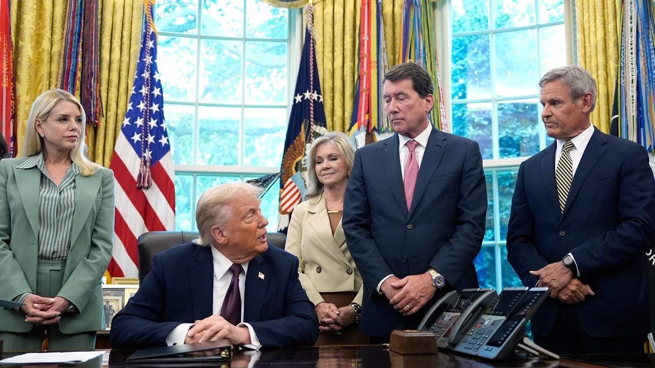 Trump deploys National Guard to Memphis, calling it a 'replica' of his ...