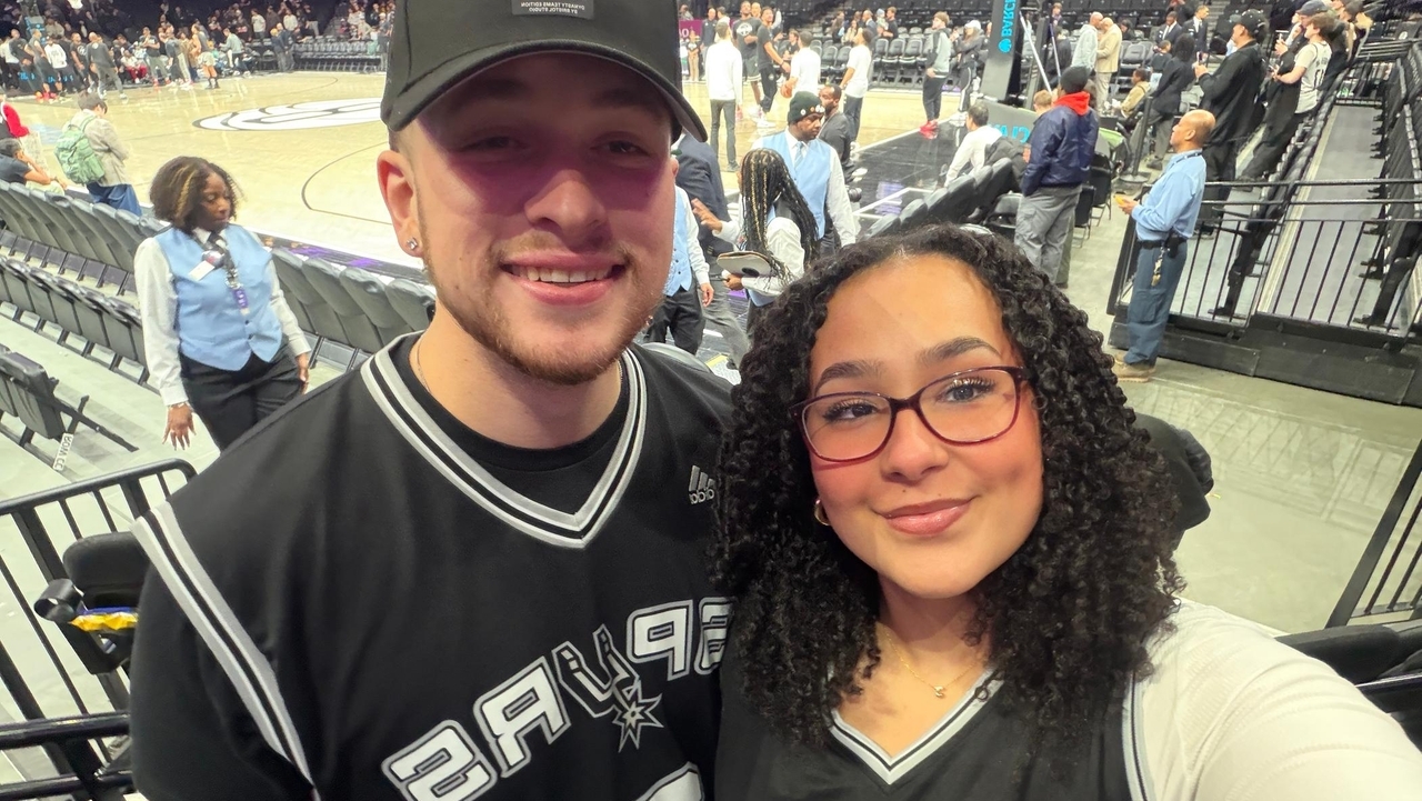 What's it like being a Spurs fan on Long Island? 'Every one of my friends are Knicks fans'