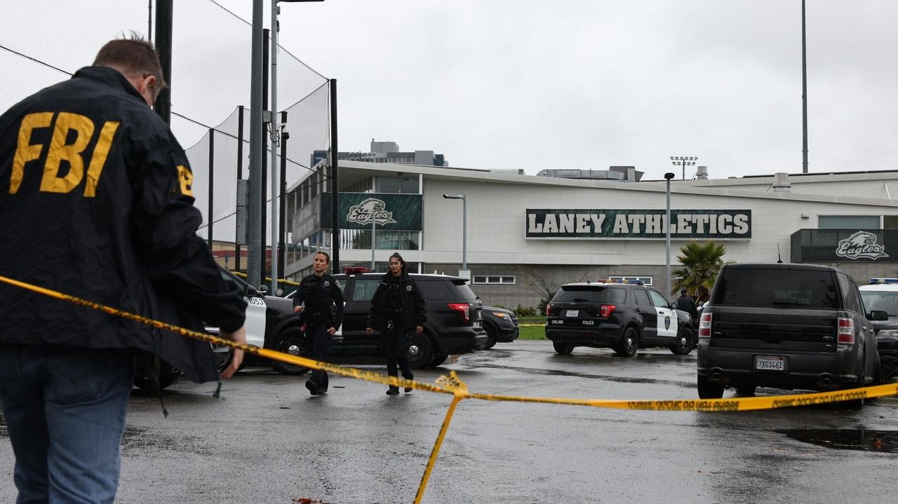 College football coach John Beam from 'Last Chance U' has died after being shot, Oakland police say