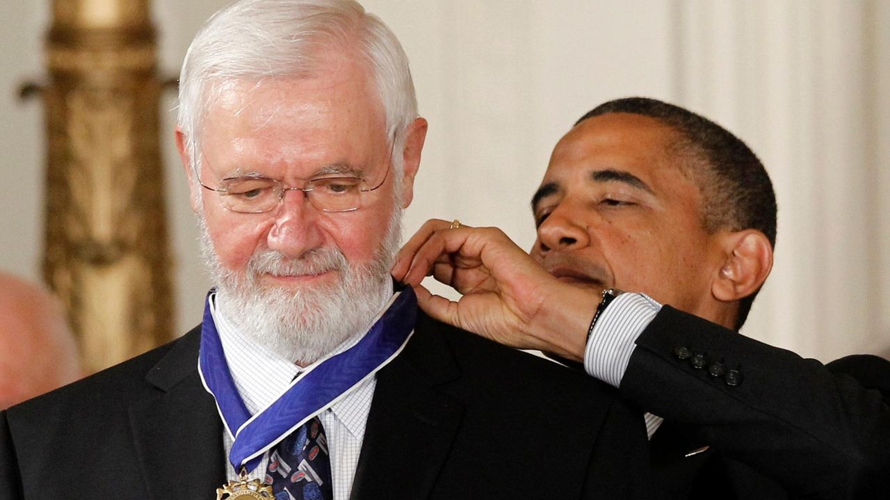 Dr. William Foege, leader in smallpox eradication, dies