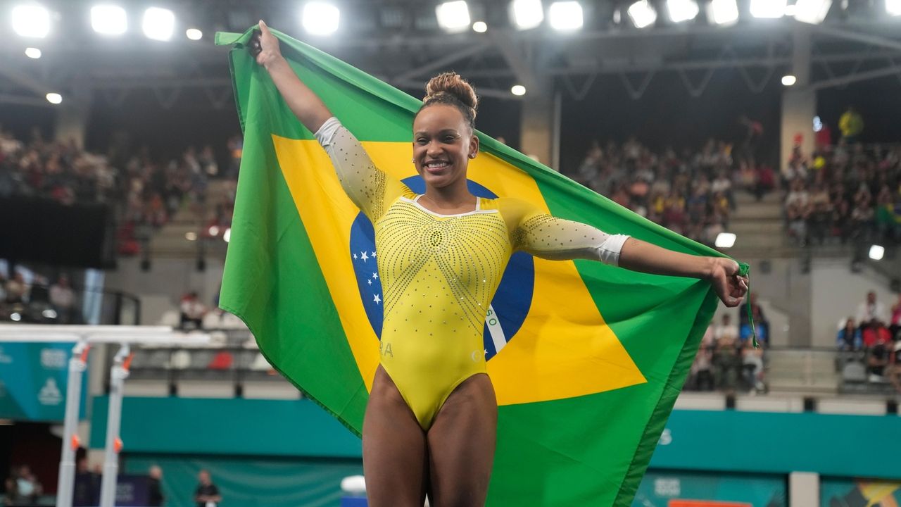 Simone Biles' rival and friend Andrade of Brazil wins gold in vault at Pan  American Games - Newsday