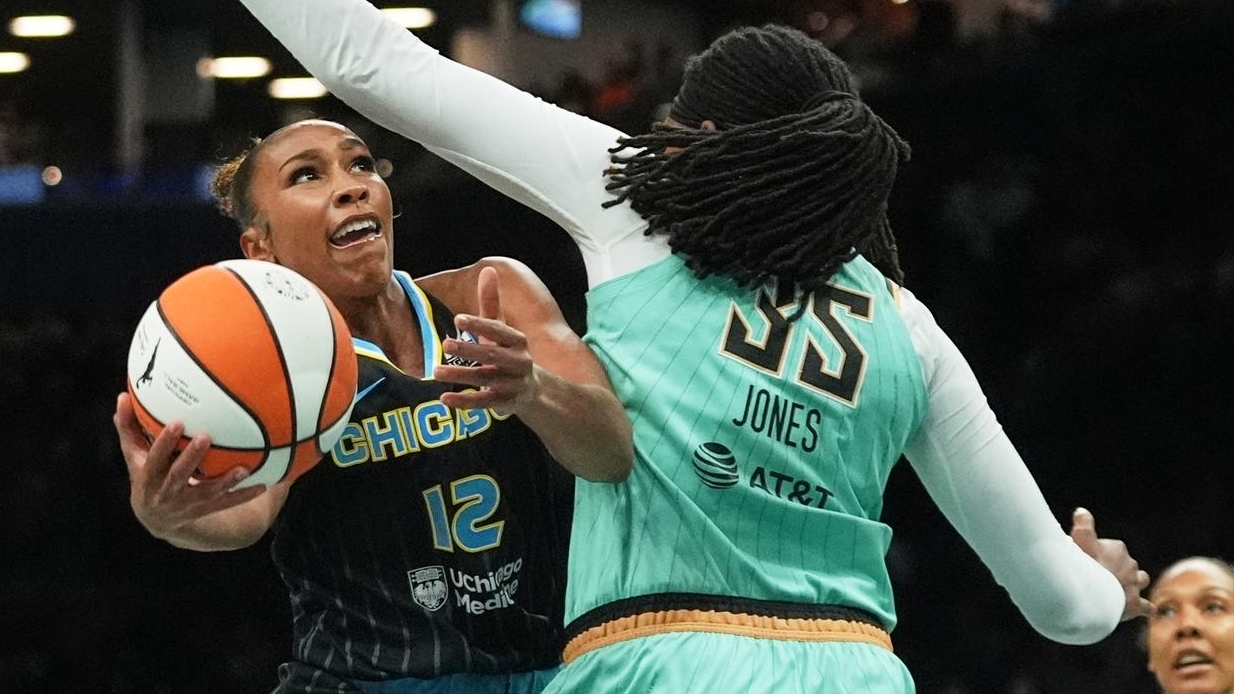 Barbara Barker: Sky rookie Sydney Taylor puts on show in front of Huntington family despite loss to Liberty