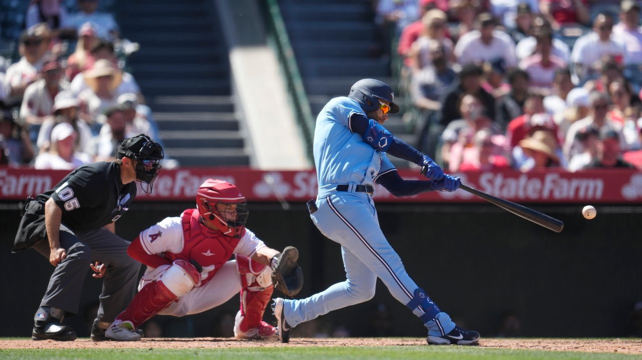 Alejandro Kirk hits two HRs as Blue Jays defeat Angels