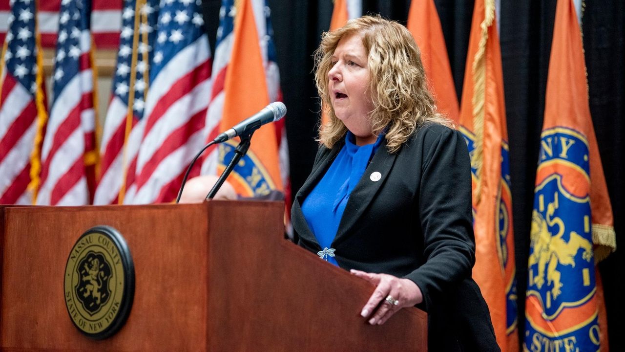 Floral Park man charged in fatal crash outside Westbury Manor, DA says