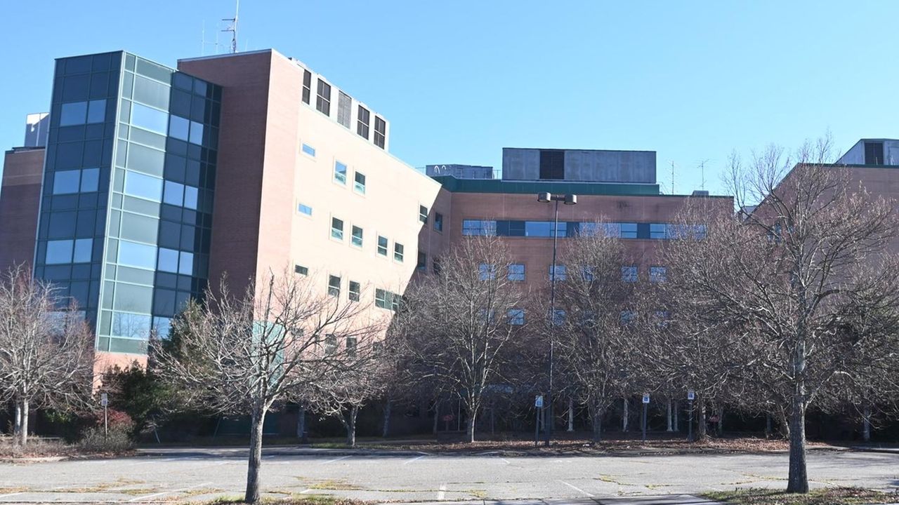 Former Foley nursing home in Yaphank could be used as facility for