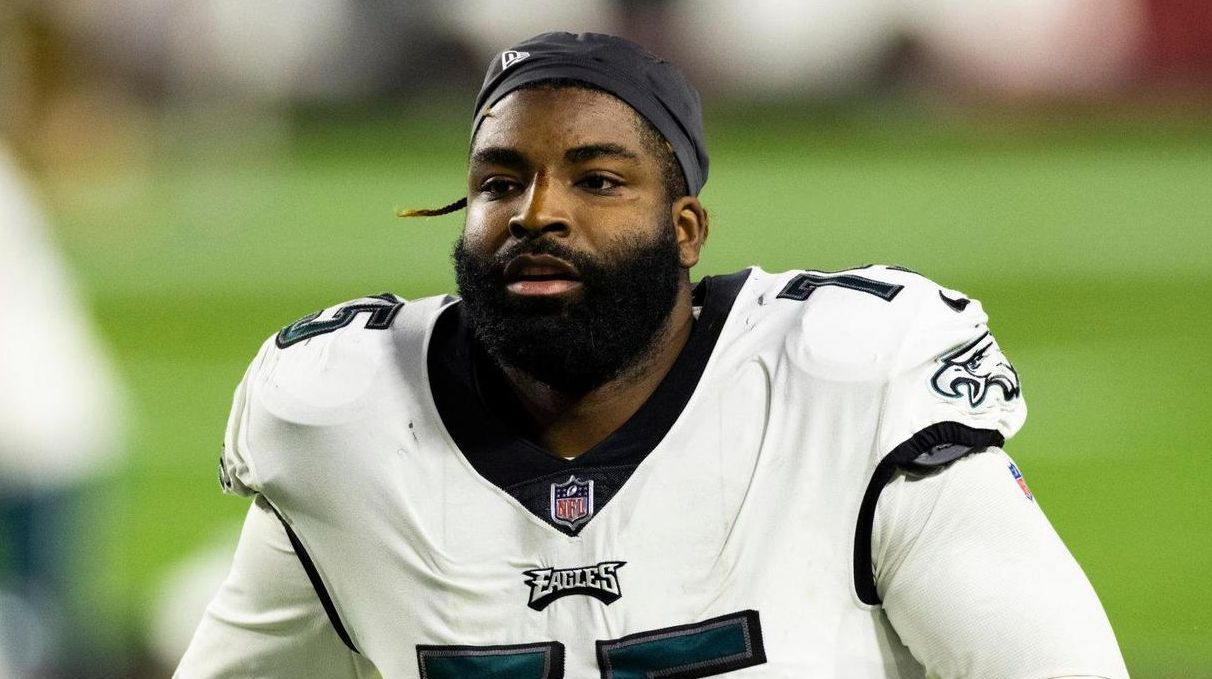 Jets' Vinny Curry says he will not play this season after being diagnosed  with 'rare blood disorder' - Newsday