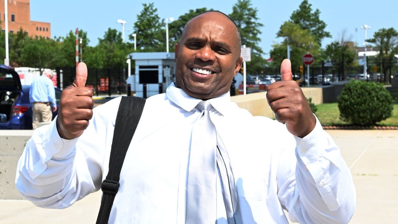 Contractor Rickey Lynch of Queens agrees to plea in leadbased