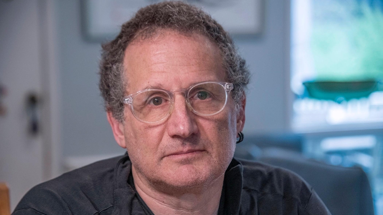 Stony Brook professor arrested in clash between police and pro-Palestinian protesters recounts experience - Vimarsana News