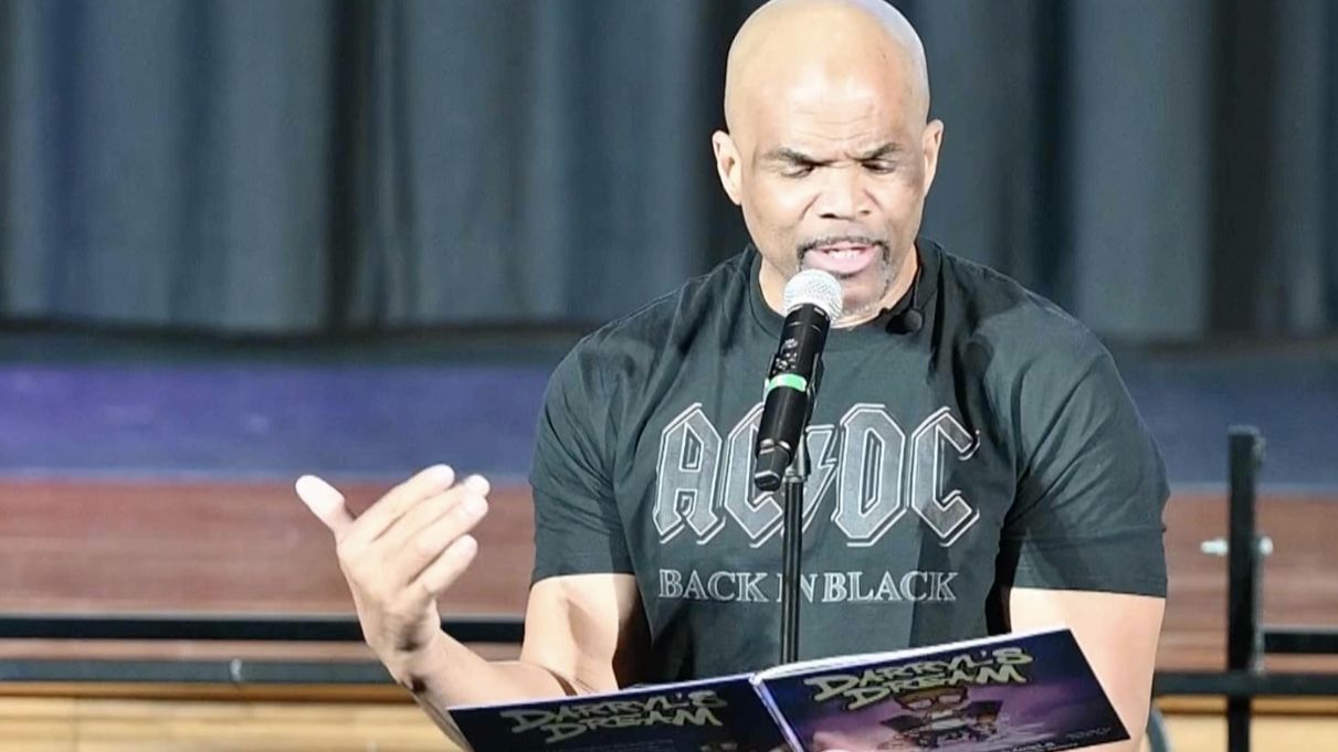 Run DMC's Darryl McDaniels visits Sagamore Middle School - Newsday