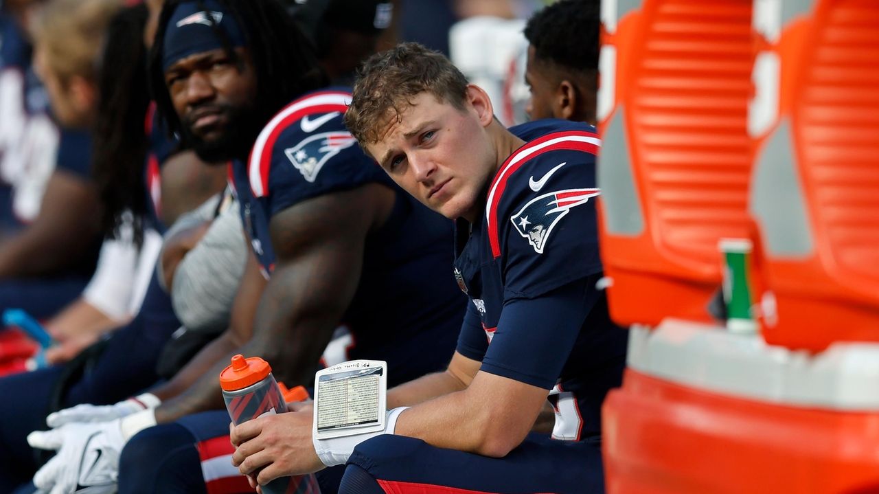 Patriots QB Mac Jones wants to 're-earn the respect' in 2023