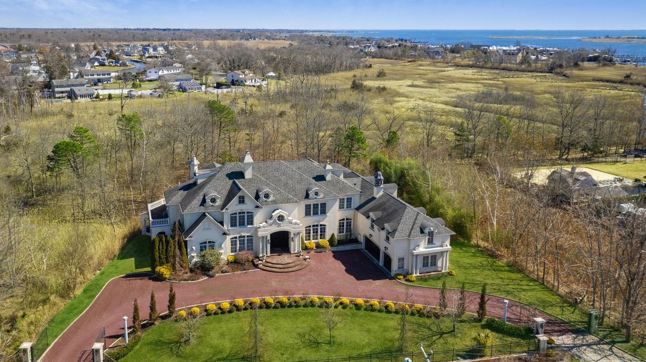 Oakdale house inspired by nearby Vanderbilt estate lists for 4M Newsday