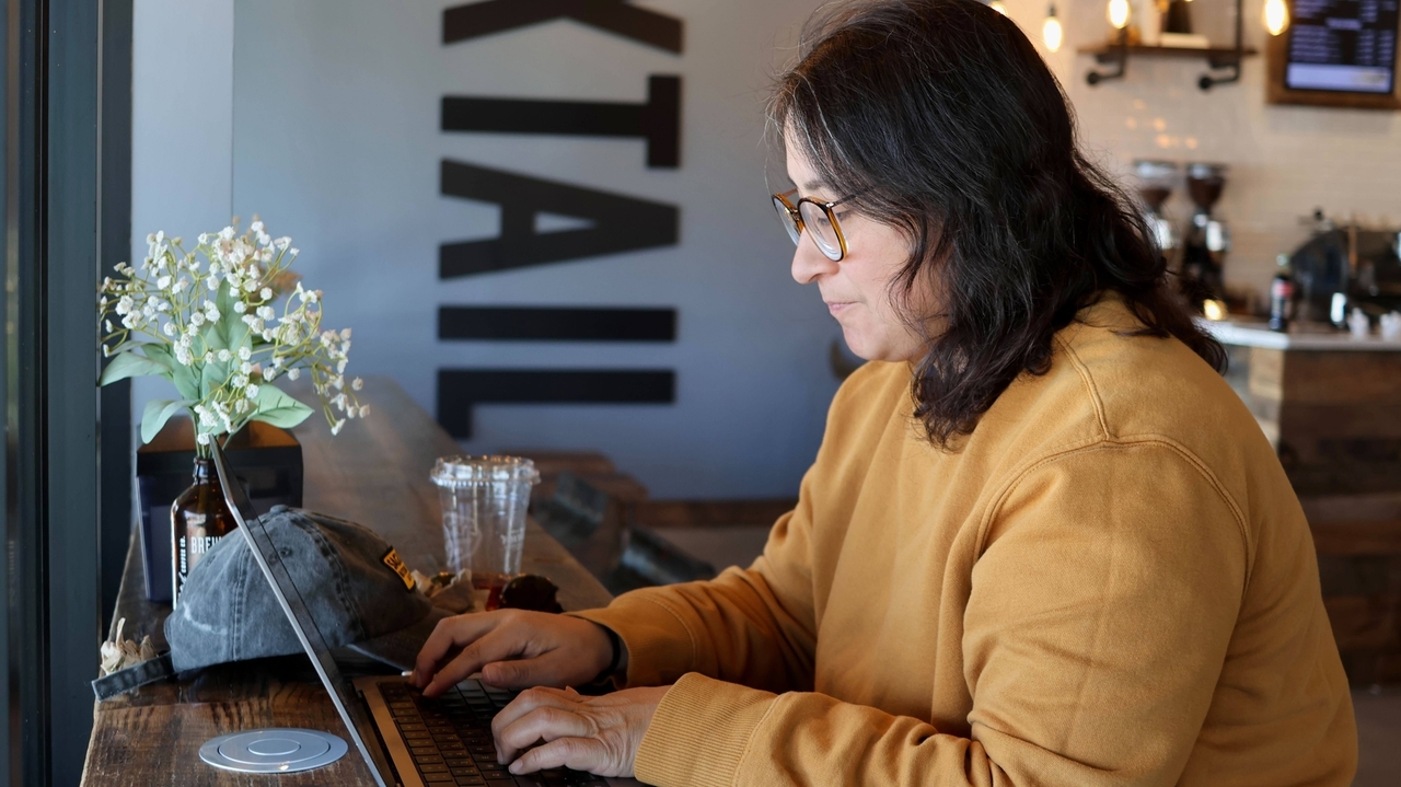 One Tech Tip: Logging on at a cafe? Privacy and security guidelines for remote workers