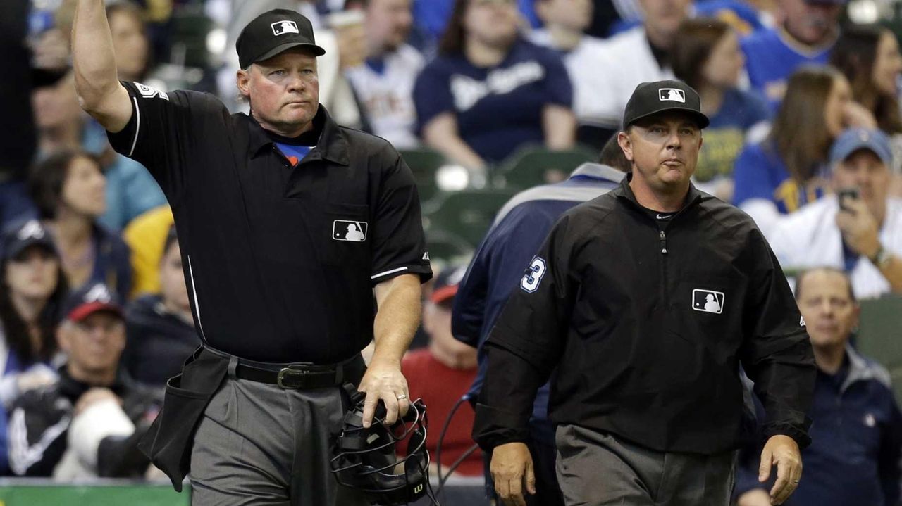 MLB umpires to announce replay review decisions to fans - ESPN