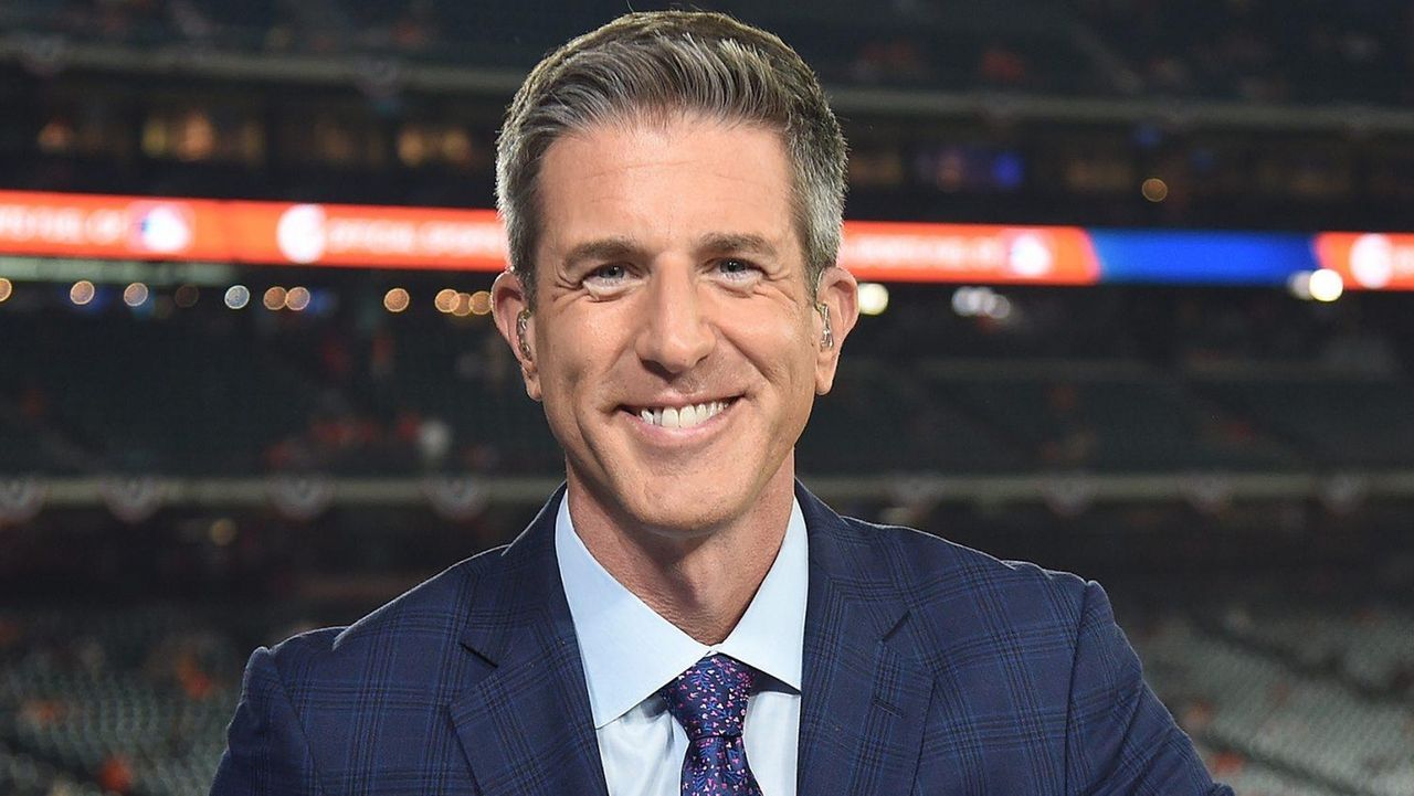 Joe Buck, Troy Aikman to call Fox's 'Thursday Night Football' - Newsday