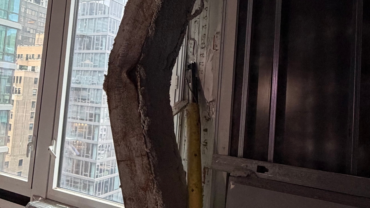 Midtown Manhattan building found to be unstable, prompting evacuations ...