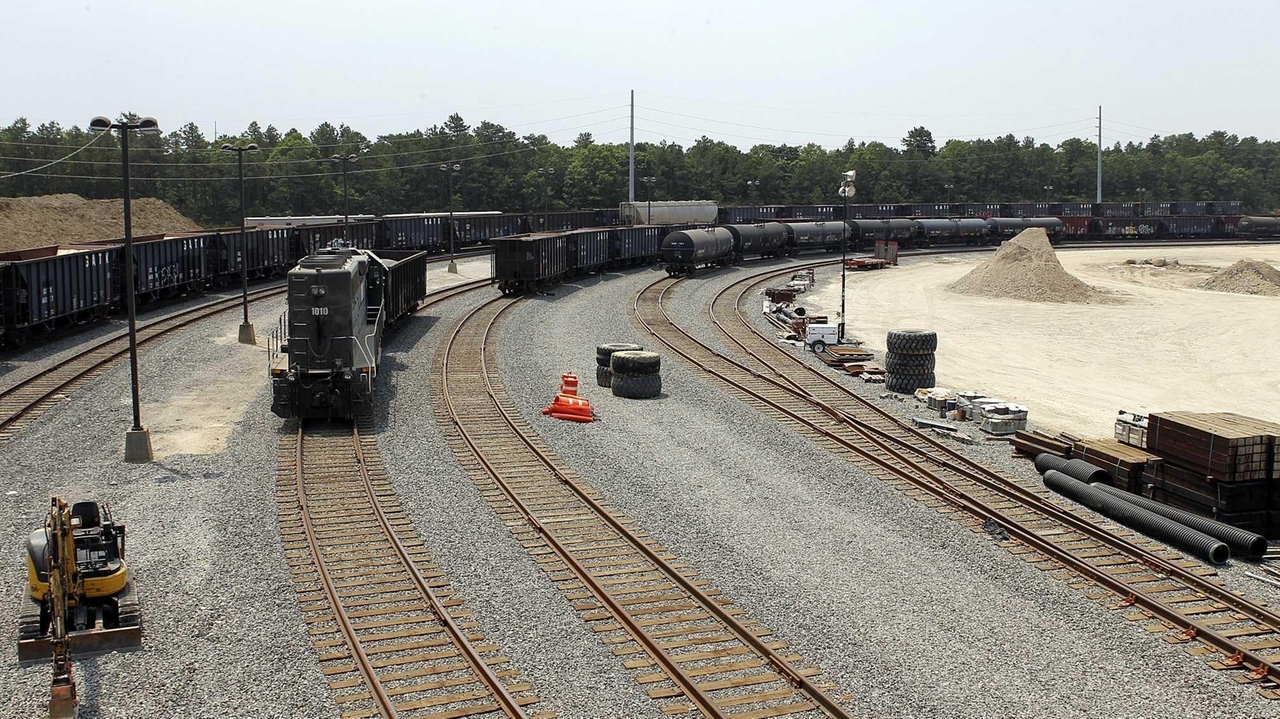 A way to get Brookhaven rail terminal on track - Newsday