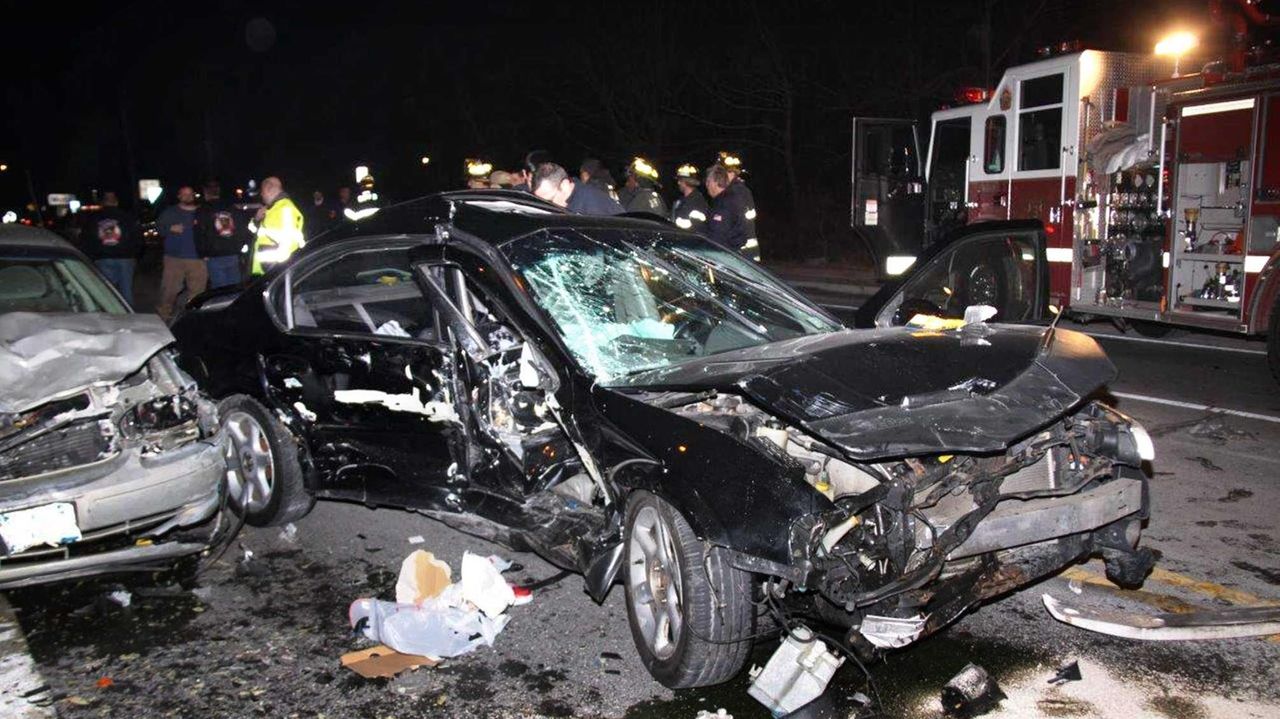 Driver charged after East Patchogue crash Newsday