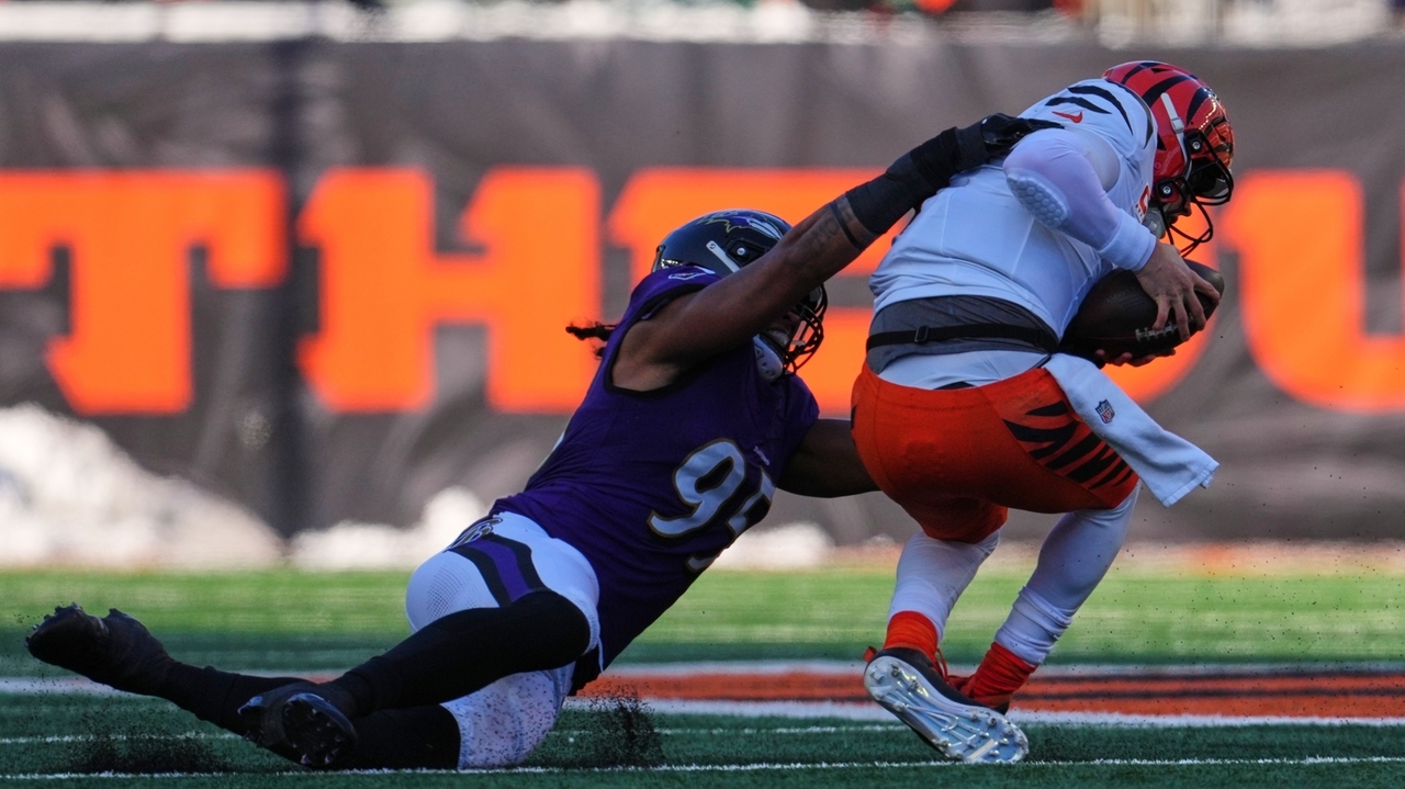 Ravens defense sends a message by shutting out Cincinnati. Tavius ...