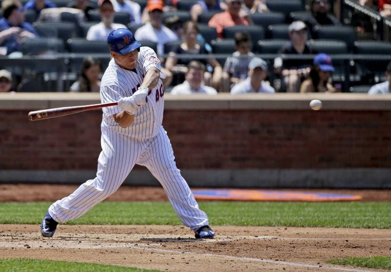 Colon loses helmet, carries bat to first 