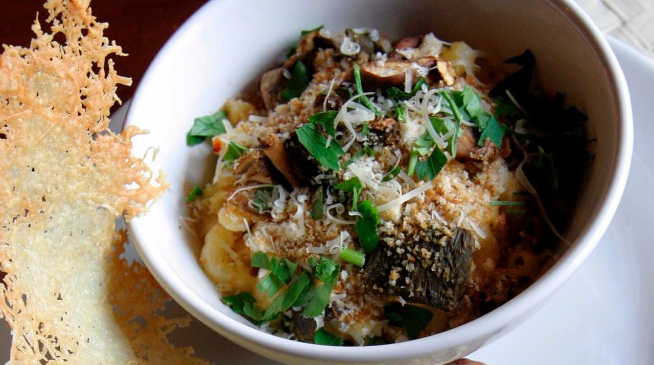 Snaps American Bistro opens in Rockville Centre Newsday