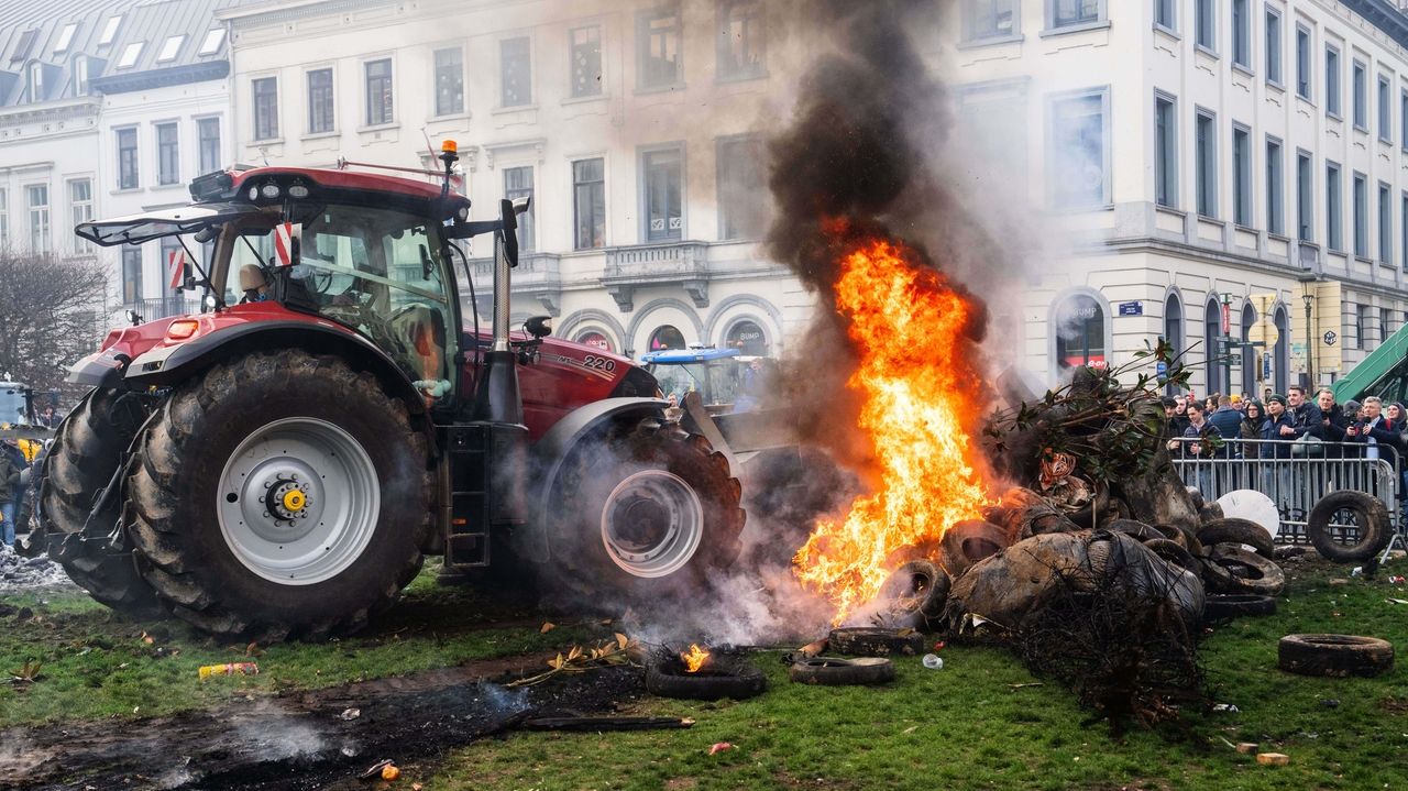 Farmers block roads in Brussels to protest South American free ...