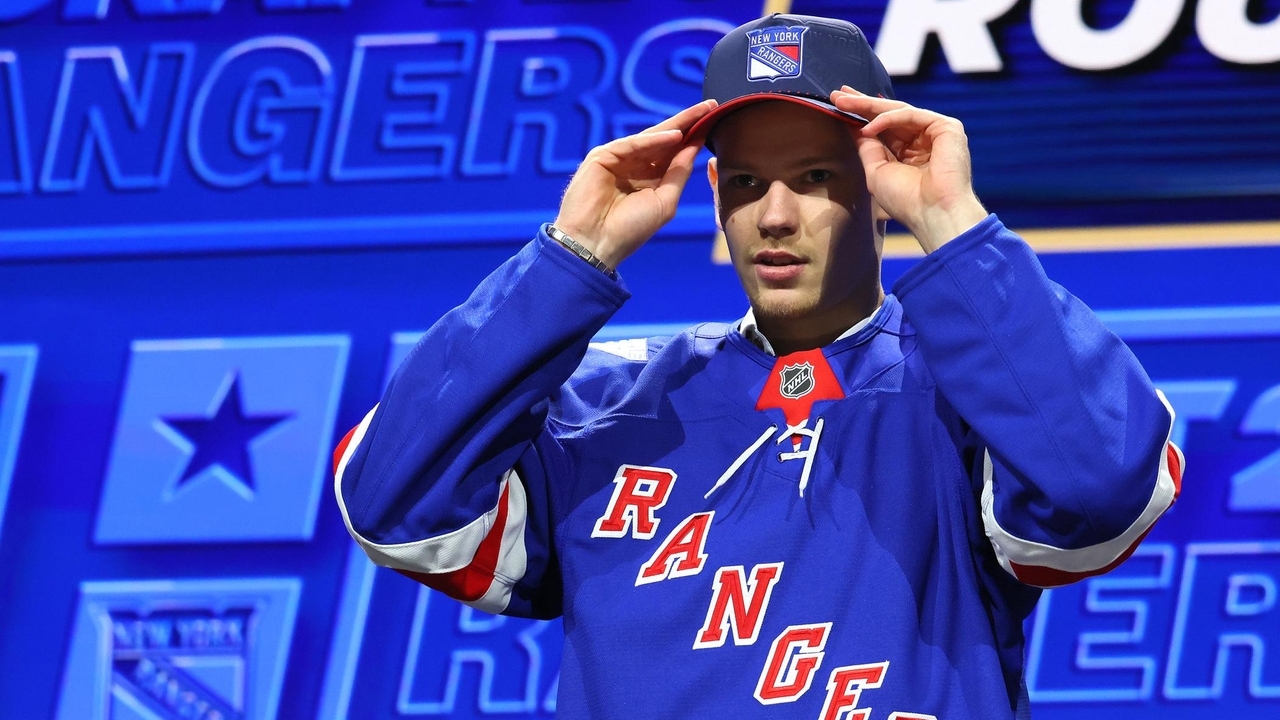 Rangers sign first-round pick Alberts Smits to entry-level contract