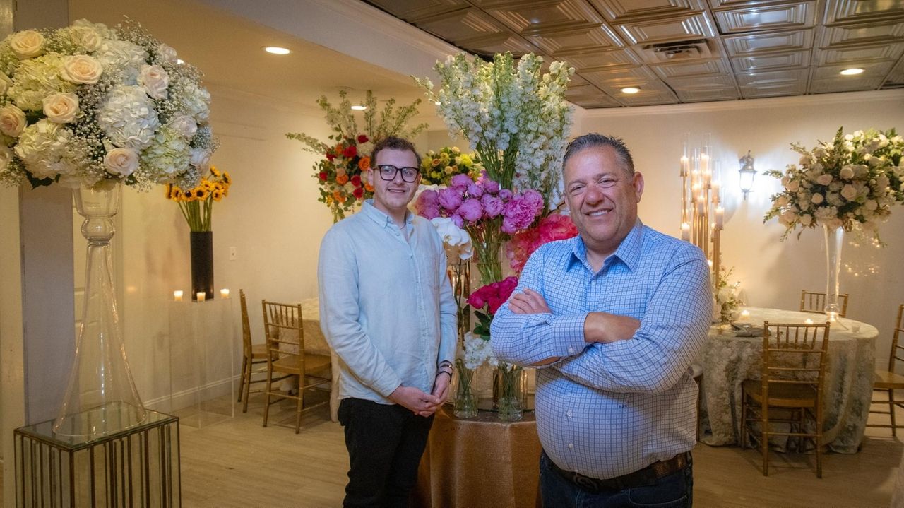 Flowers by Brian: Longtime Mineola florist stays in bloom - Newsday