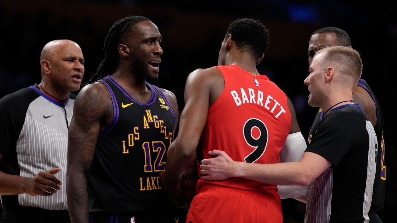 Toronto Coach Pounds Table, Rips Officials After Lakers Hold Off ...