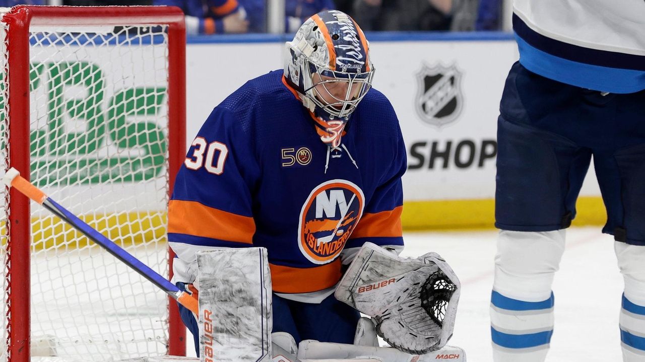 Sorokin gets 3rd shutout, Islanders blank Jets 2-0