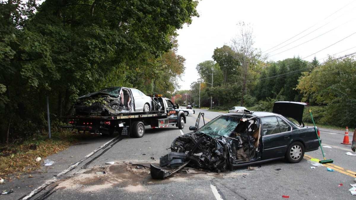 3 hurt in Upper Brookville crash that closed Northern Boulevard Newsday