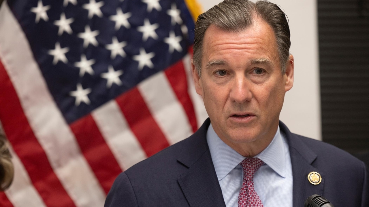 Suozzi: Extend protected status for Salvadorans