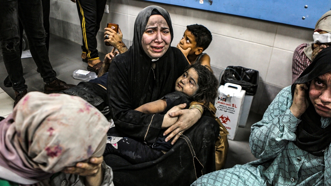 After blast kills hundreds at Gaza hospital, Hamas and Israel trade ...