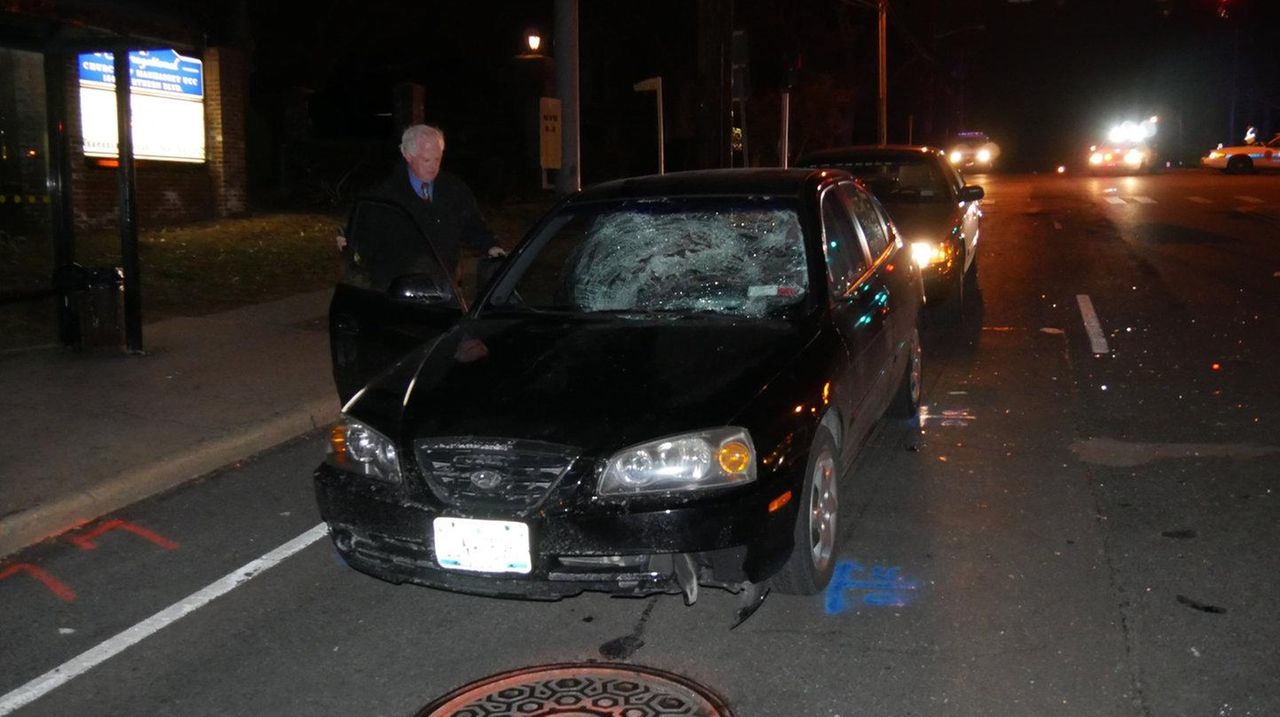 Americana Manhassetarea crash kills pedestrian, hurts girl, cops say