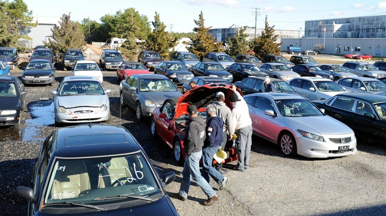 Suffolk County police to auction 125 impounded vehicles - Newsday
