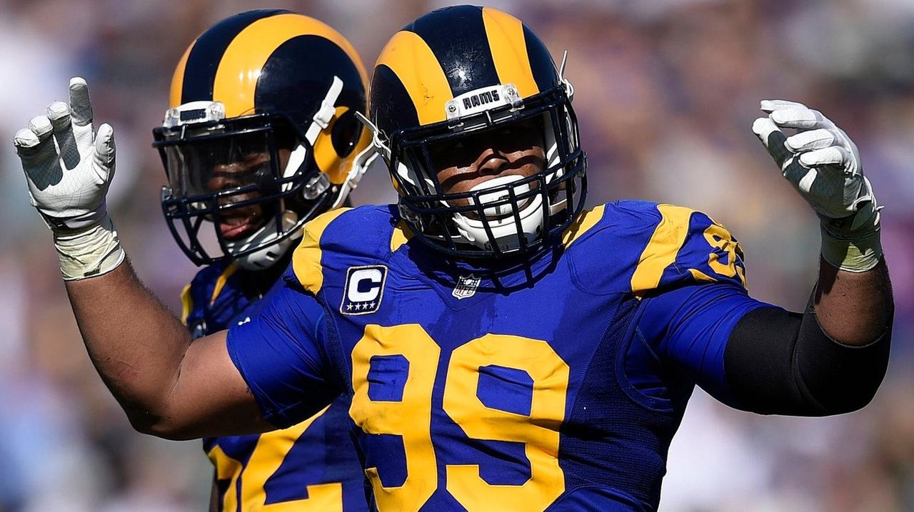 Aaron Donald Gets Paid, Aaron Donald Keeps Playing Football