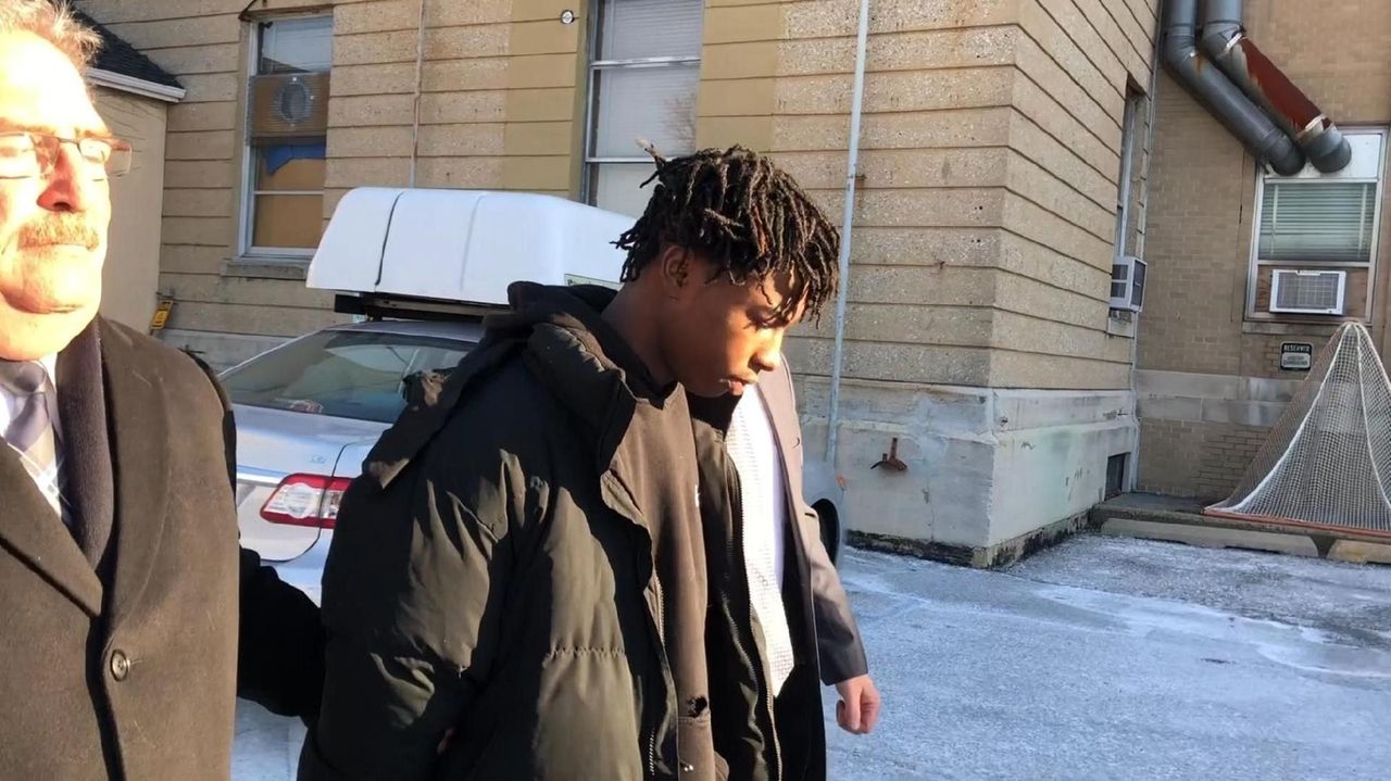 Hempstead teen accused in slaying ordered held in jail Newsday
