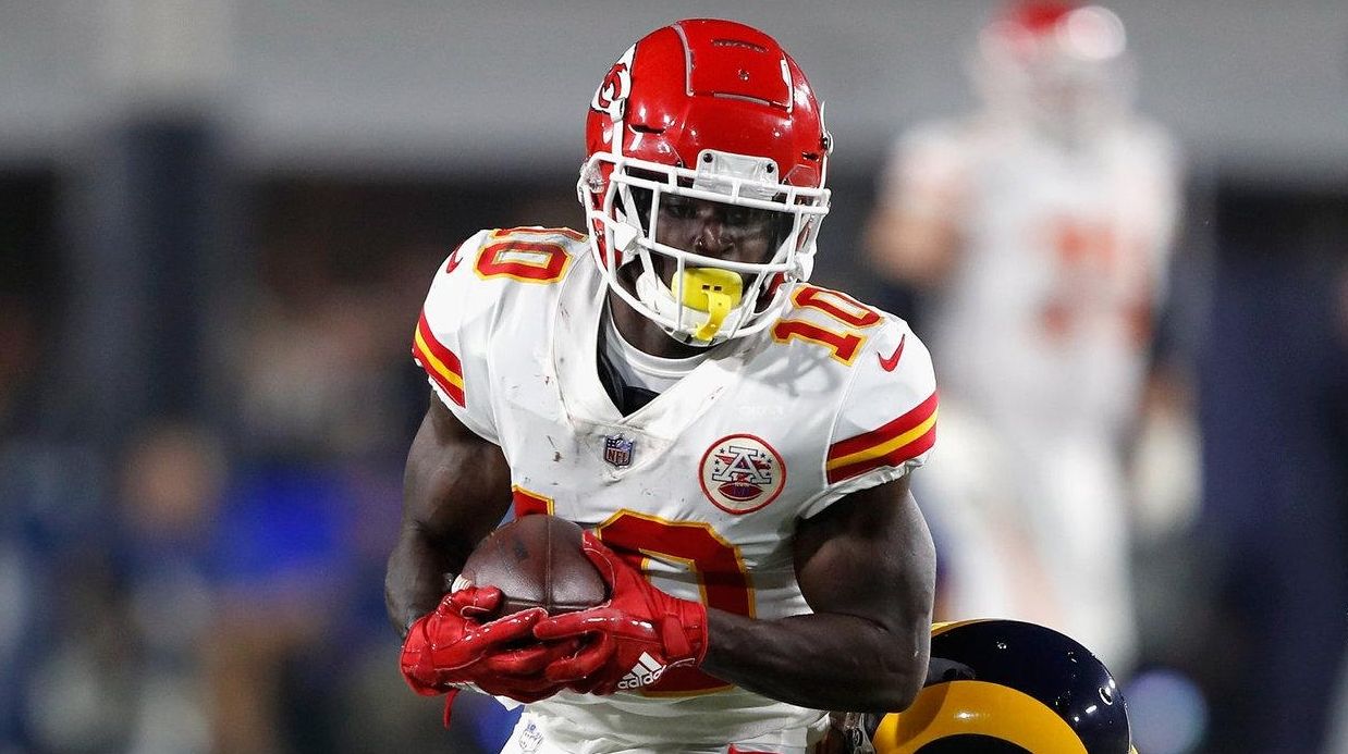 Chiefs' Tyreek Hill linked to domestic battery case in suburban KC