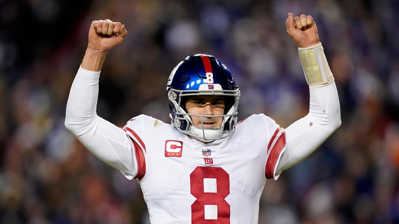 Giants' playoff hopes are brighter after win over Commanders - The