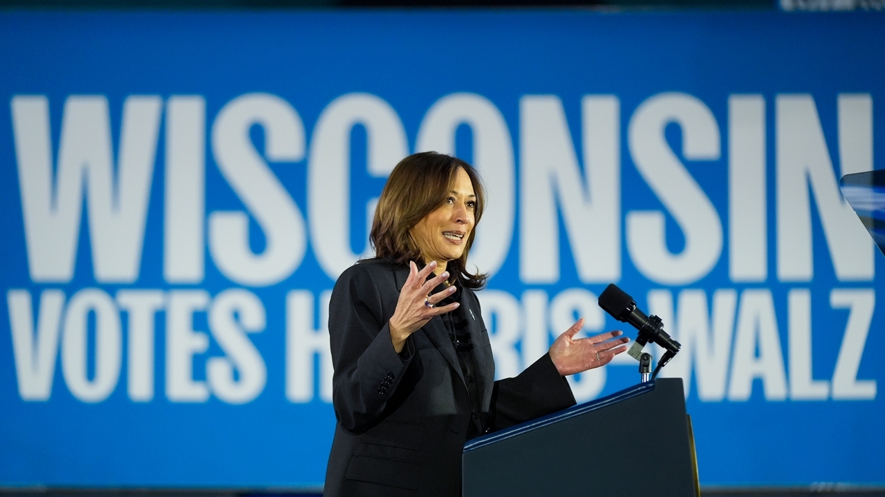 Trump and Harris host dueling rallies in the Milwaukee area in a final ...