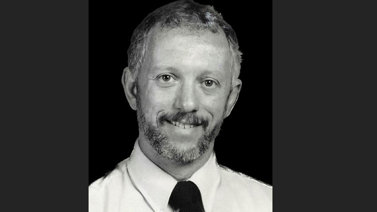 Frederick DeRuvo, cross country and track and field coach, dies at 75