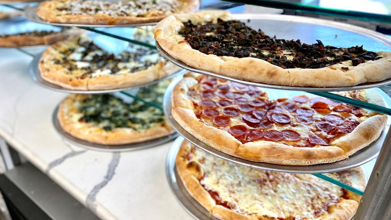 Chef Marc Bynum opens The Pie Hole pizzeria in Farmingdale Newsday