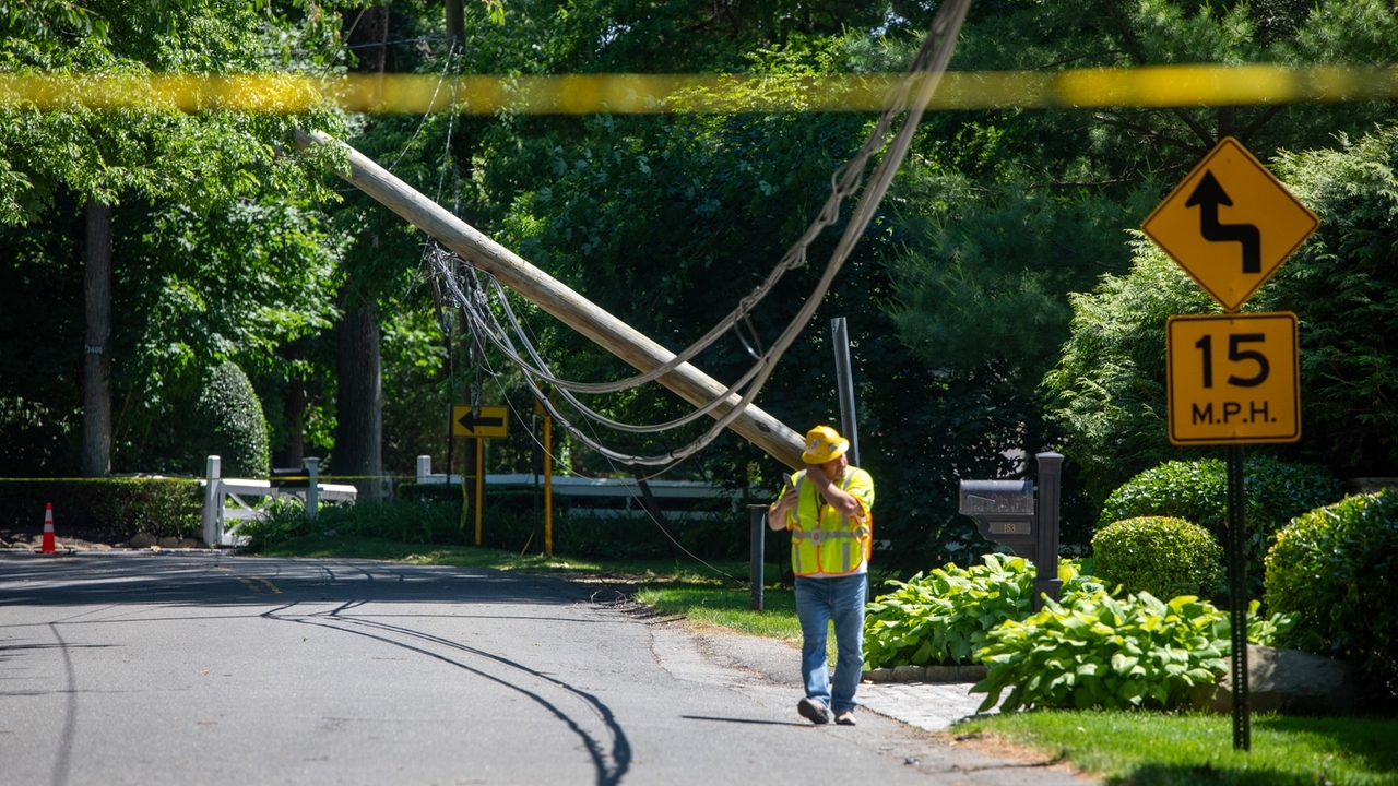 Long Island Batters Down: Storm Chaos Halts LIRR, Causes Widespread Power Outages
