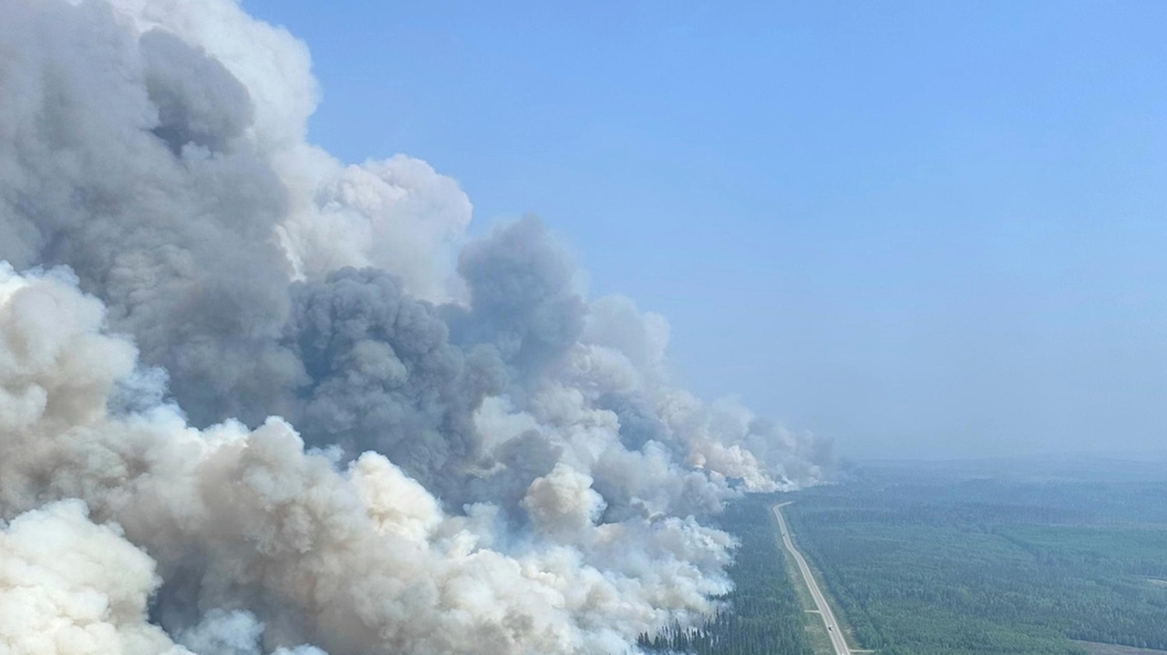 Unprecedented wildfire on Canada's Atlantic coast still burning after four days - Vimarsana News