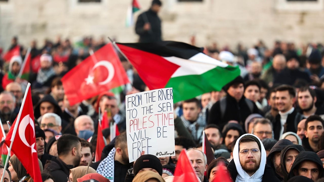 Tens of thousands of people in Istanbul protest Gaza war - Newsday