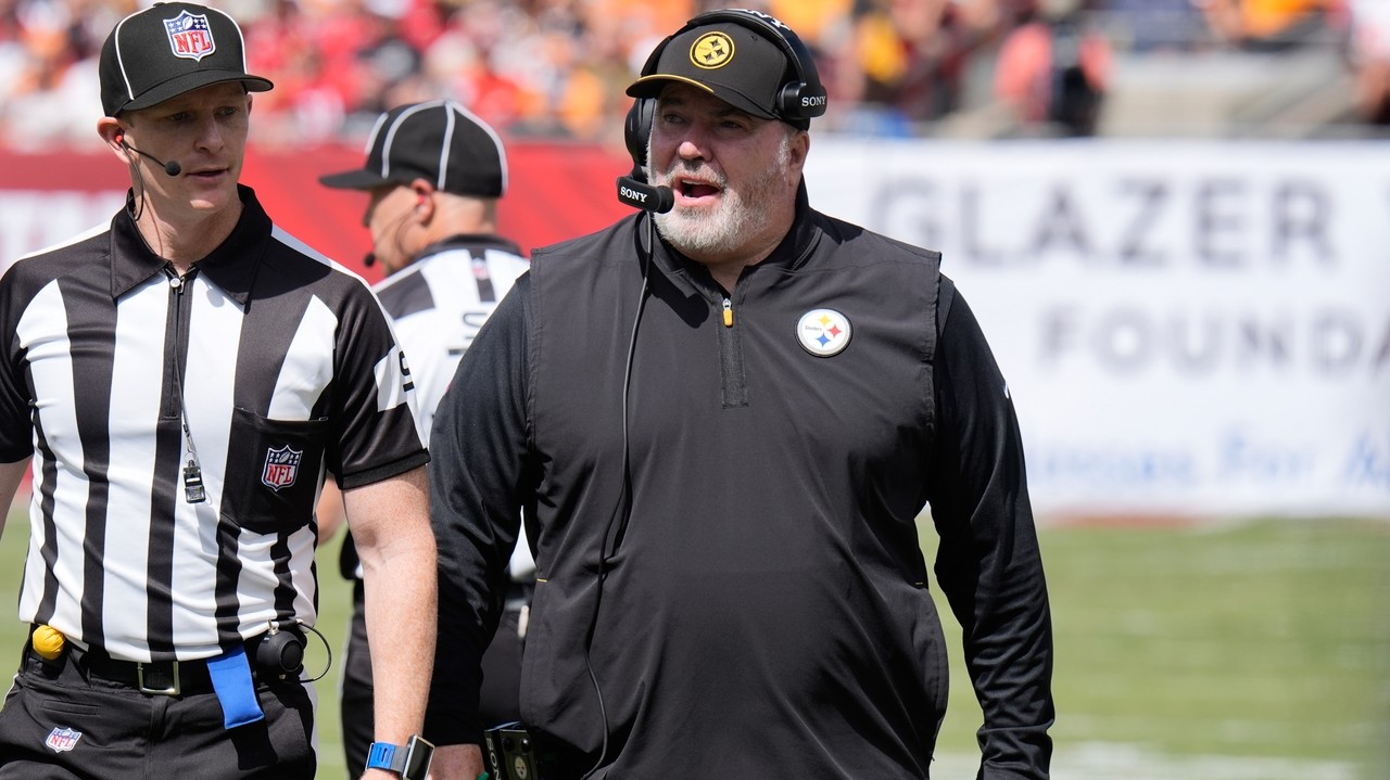 Steelers coach Mike McCarthy shrugs off foot injury after halftime tent ...
