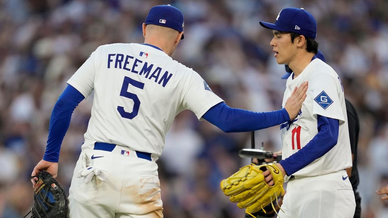 Dodgers near repeat World Series trip, beat Brewers 3-1 behind Glasnow, Edman for 3-0 NLCS lead